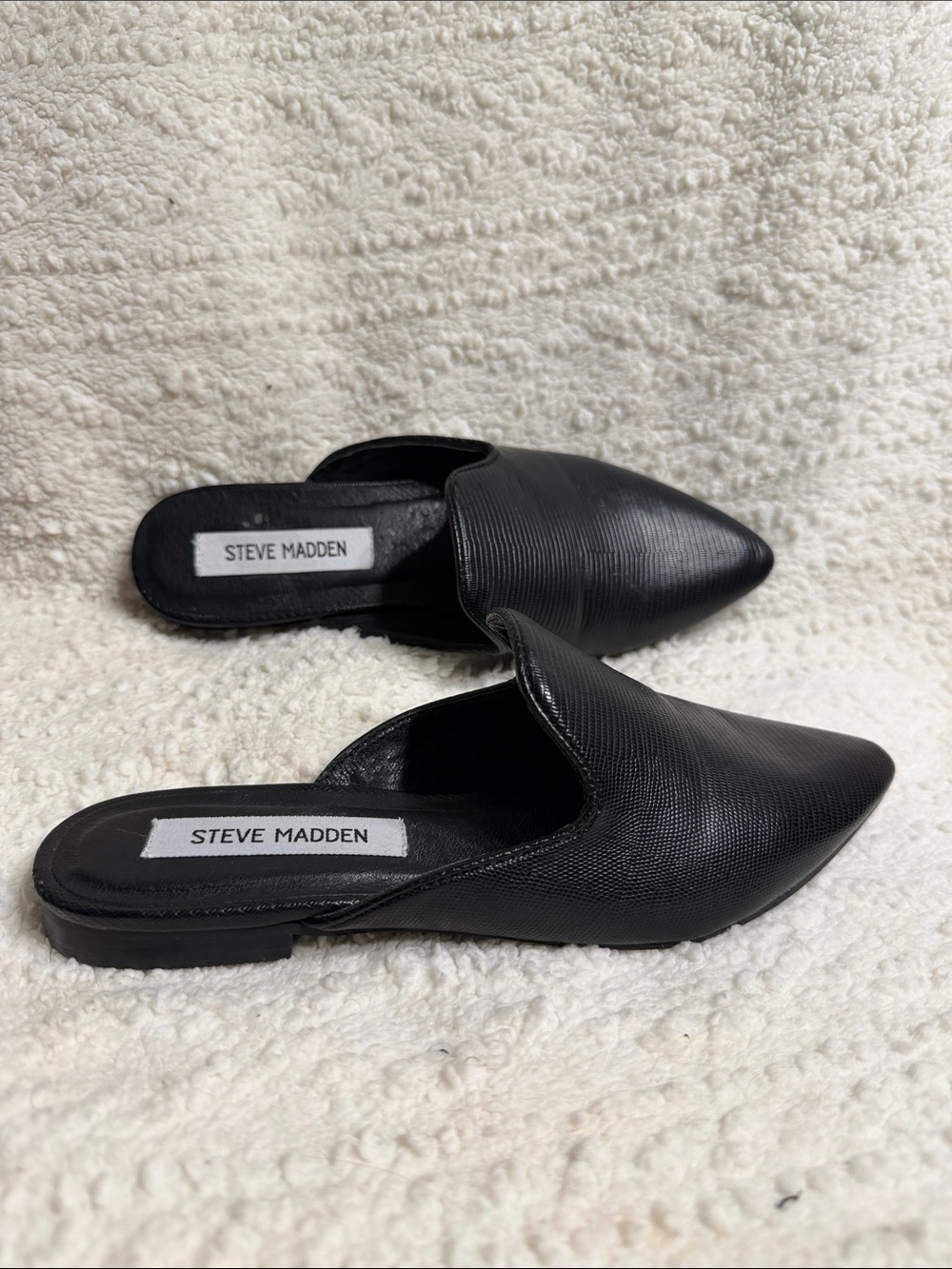 Steve Madden Black Textured Pointed Mule Slides - Picture 5 of 6
